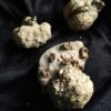 Drei hübsche Pyritknollen mit Fossilien von Reichenbach bei Aalen, Lias  * reserviert *
