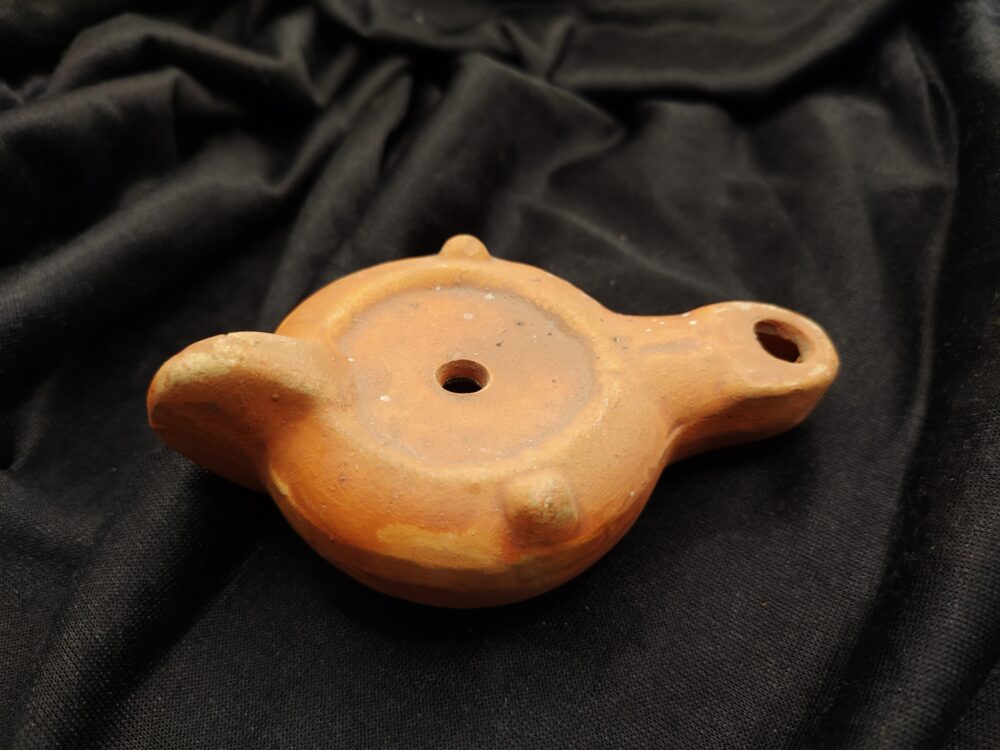 Replik einer römischen Tonlampe