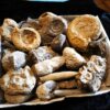 Schachtel mit über 30 Jurafossilien